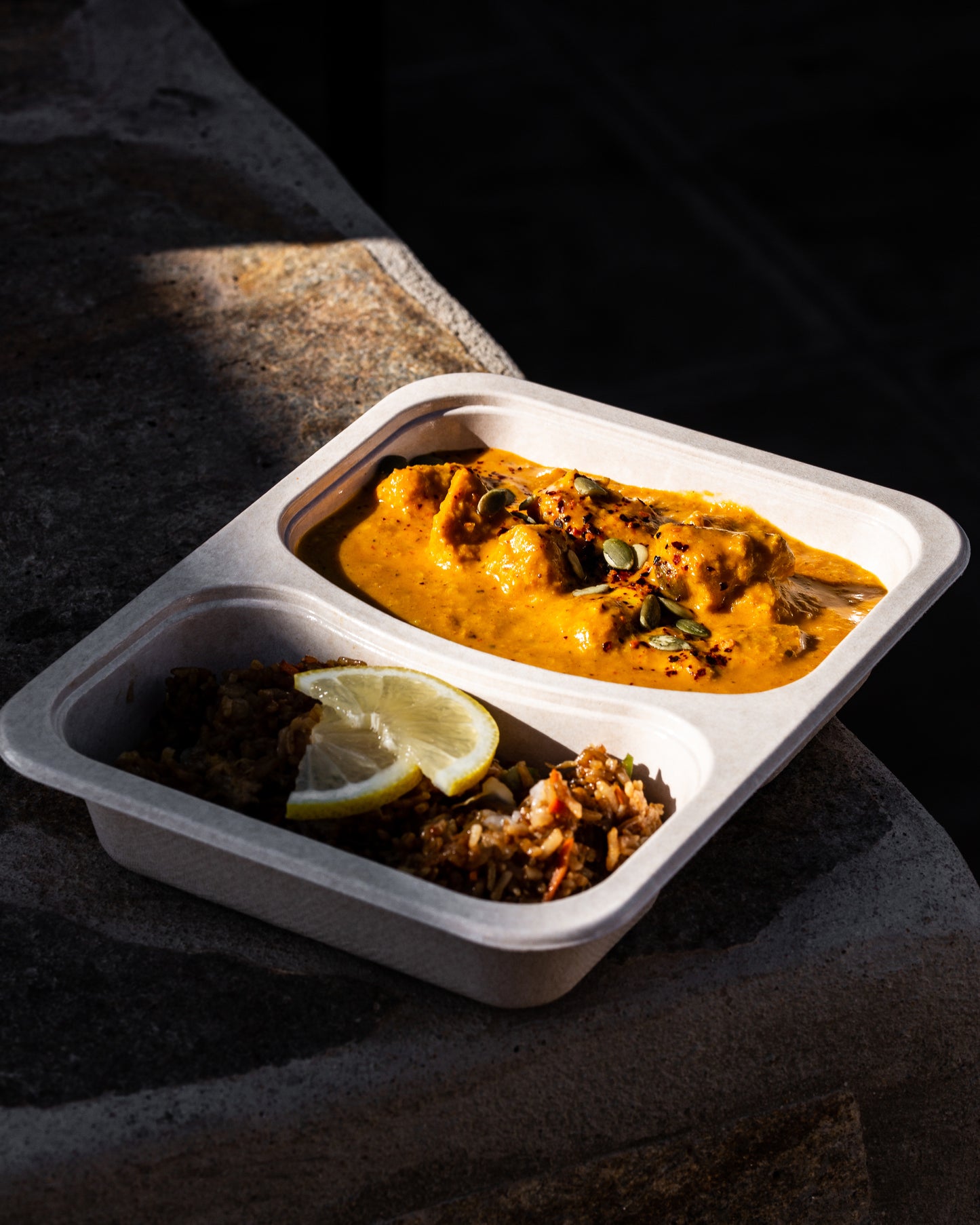 Bagasseskål 2R, 1 liter, bilde av hele skålen m/mat - Casy - Casy.no